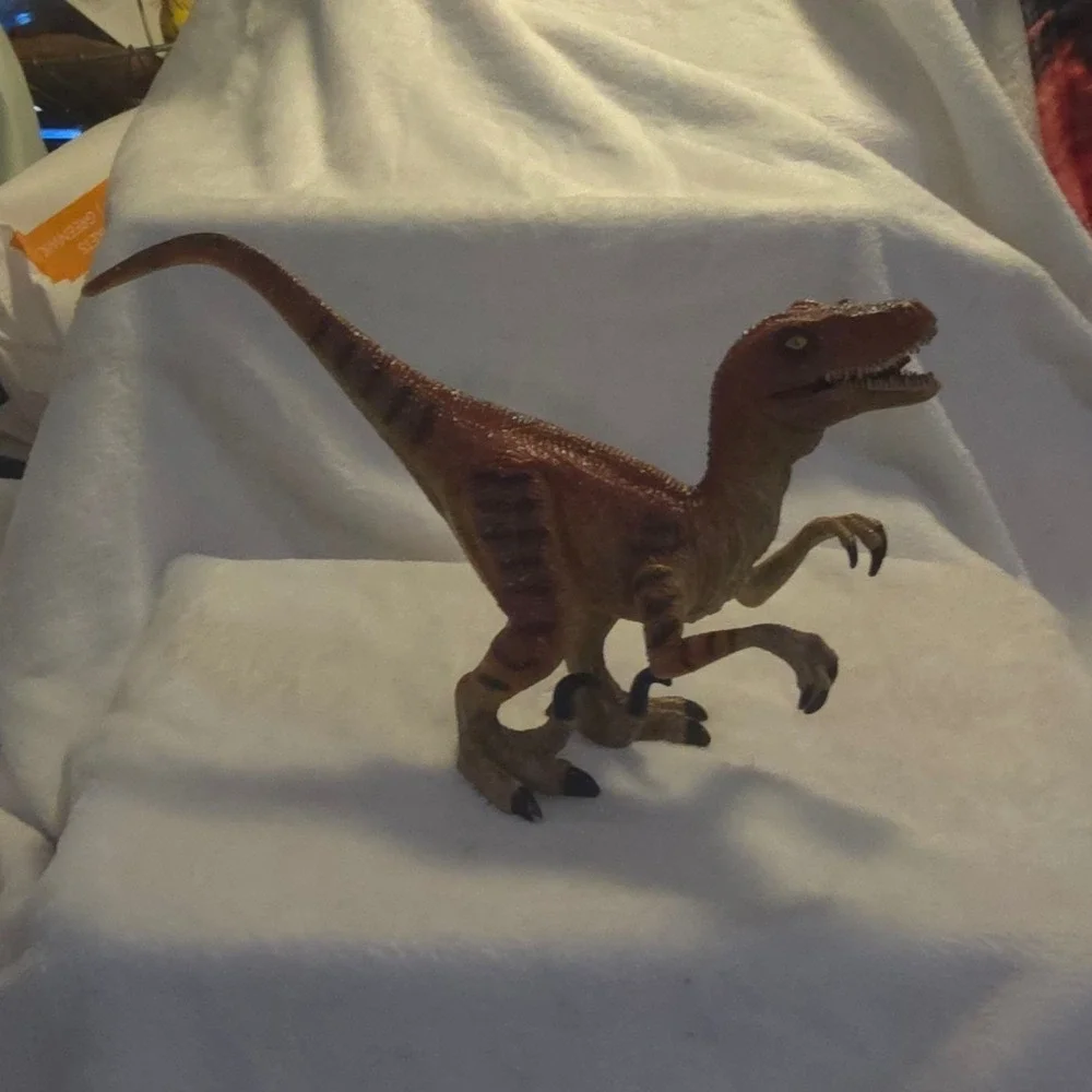 Velociraptor Dinosaur Action Figure Brown Striped WM84495 TM04 1121 11 Inch